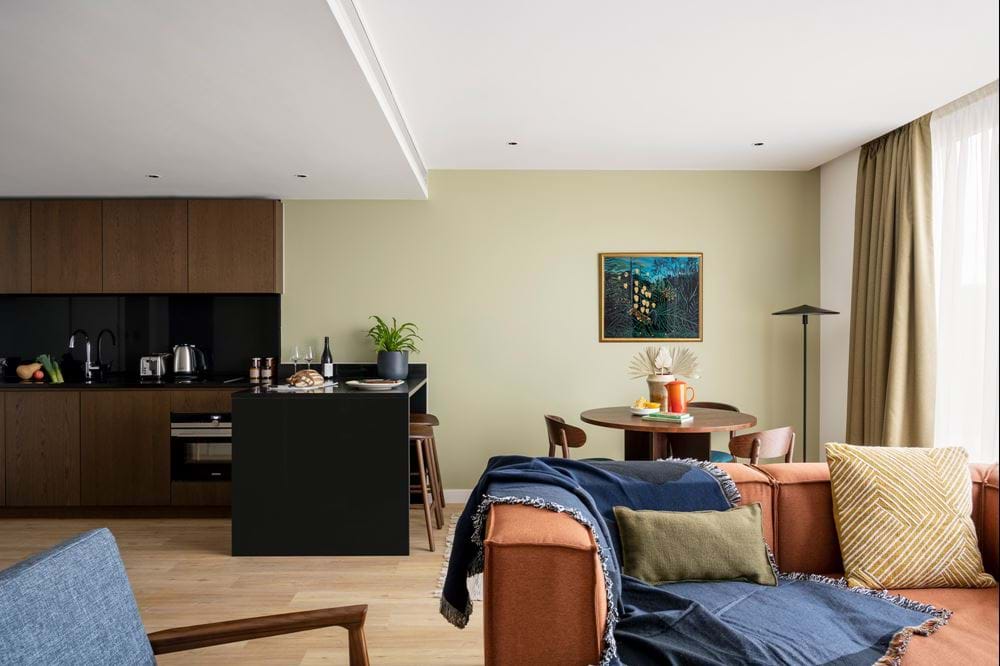 One-bedroom apartment at Cove - Landmark Pinnacle, Canary Wharf. Credit: Penguin’s Egg.