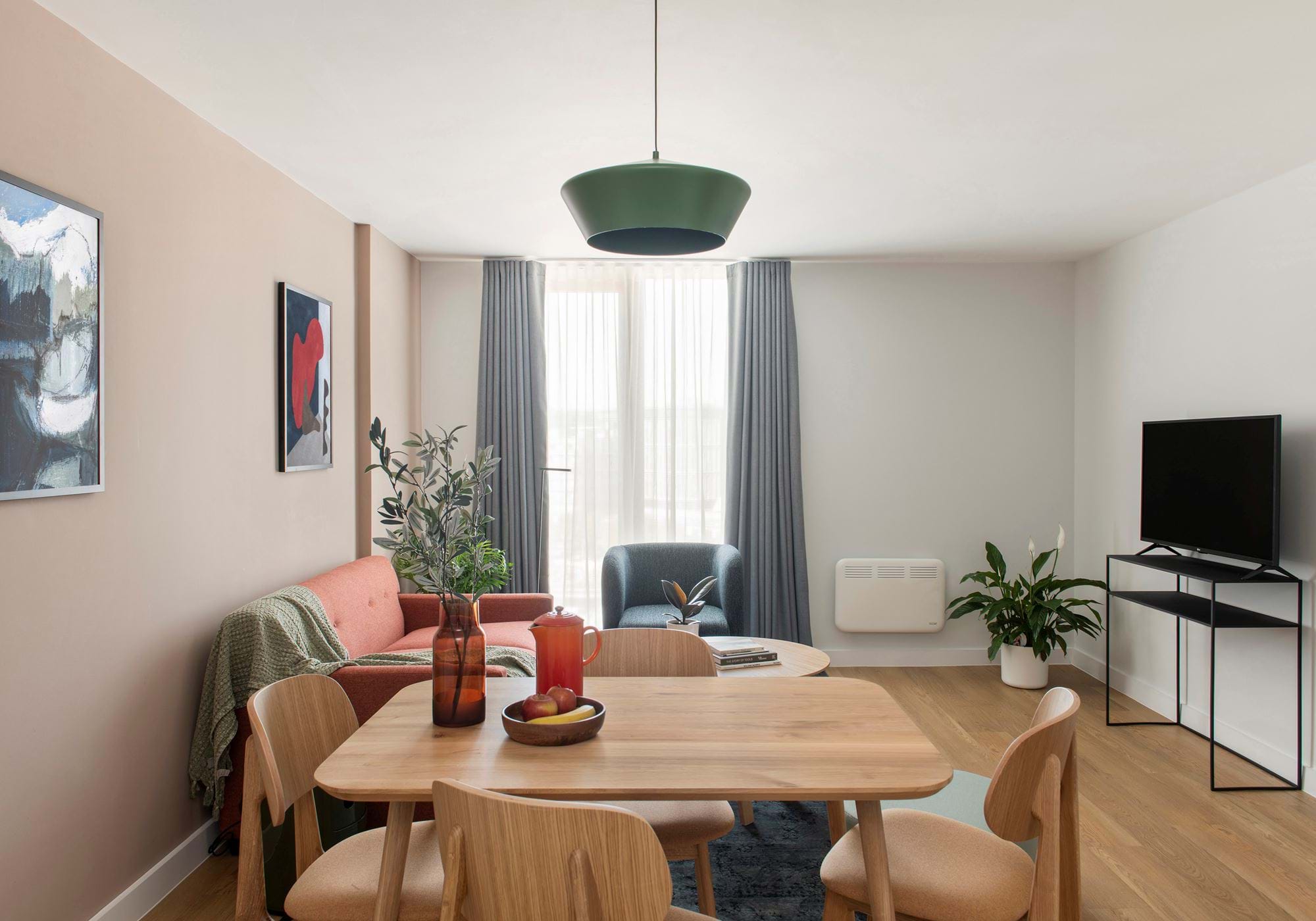 Versatile workspaces